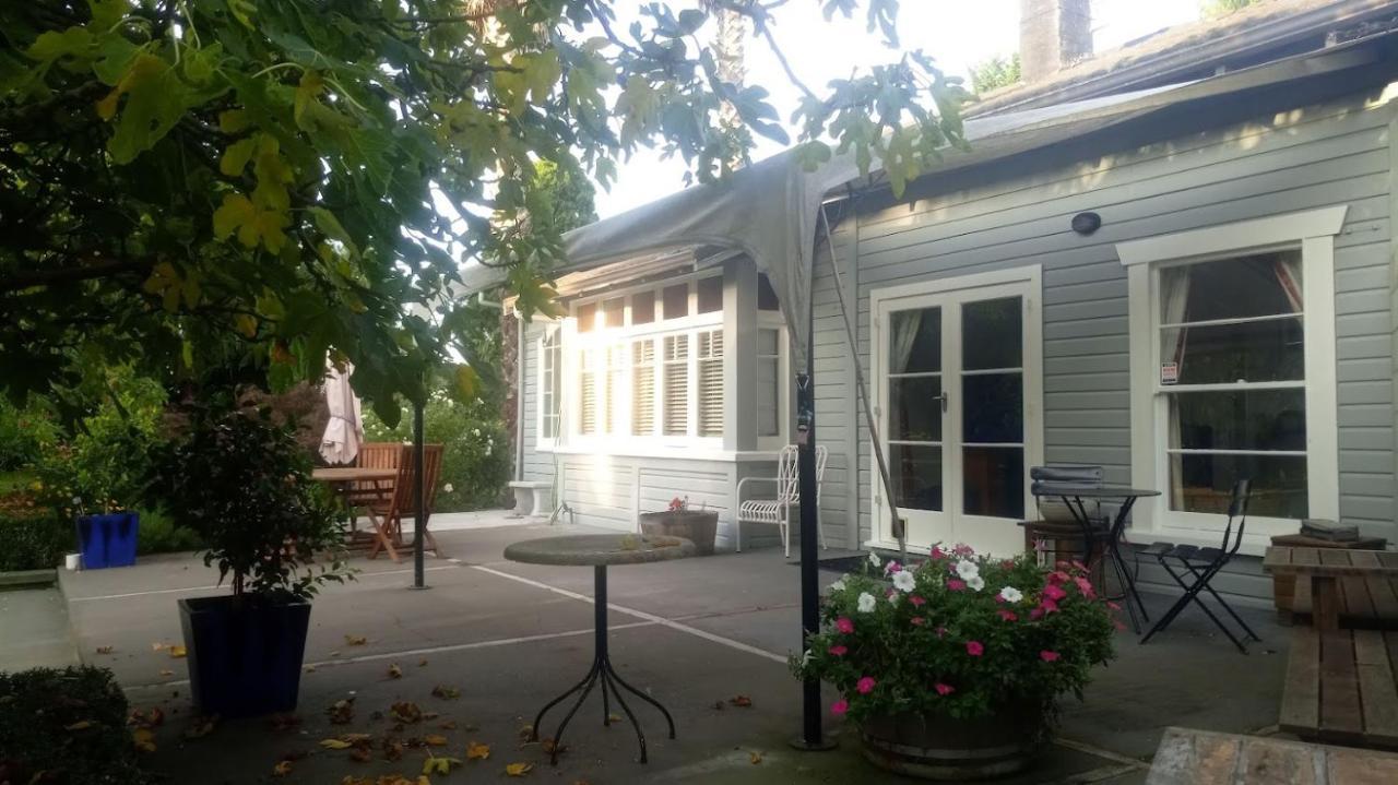 Irongate Retreat Bed & Breakfast Hastings Bagian luar foto
