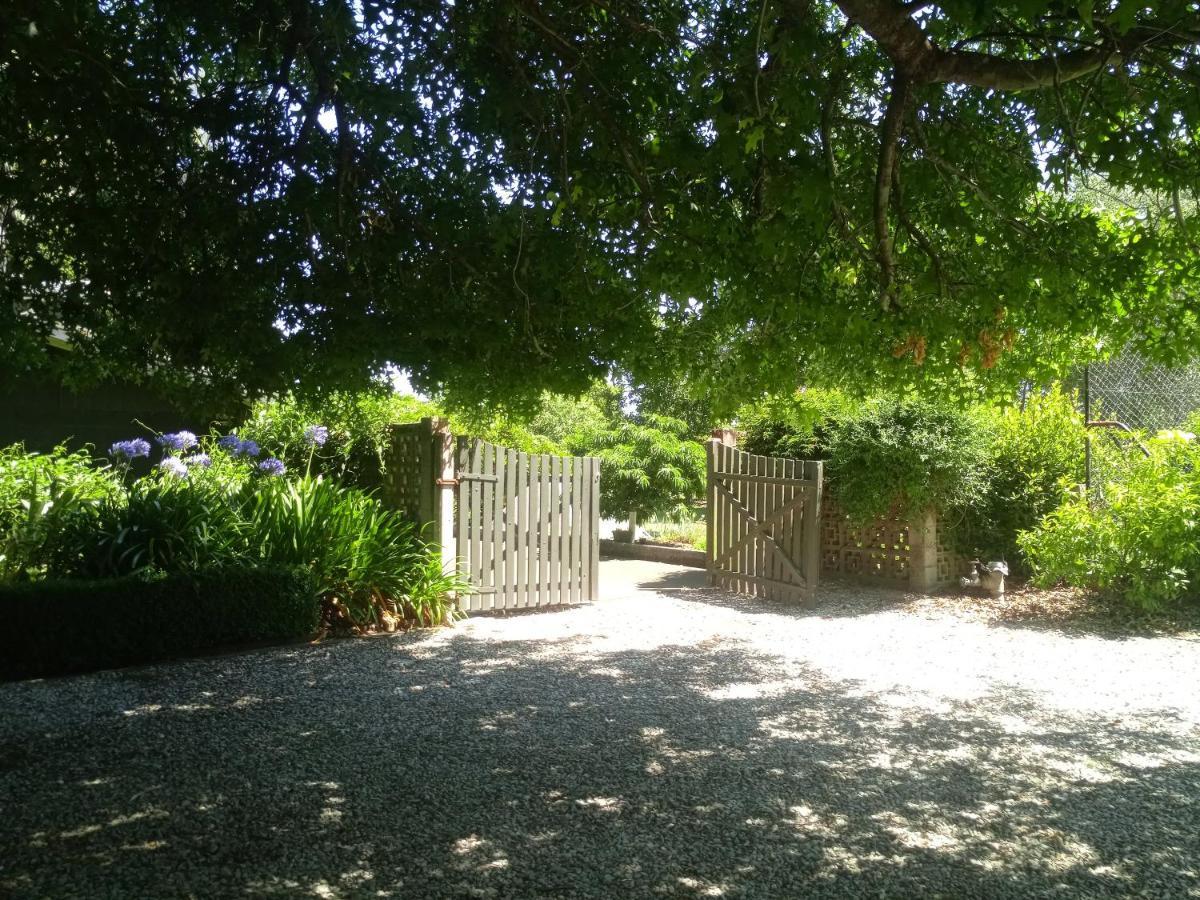 Irongate Retreat Bed & Breakfast Hastings Bagian luar foto